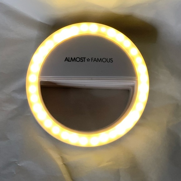⚡️Almost Famous selfie ring light - Picture 2 of 5